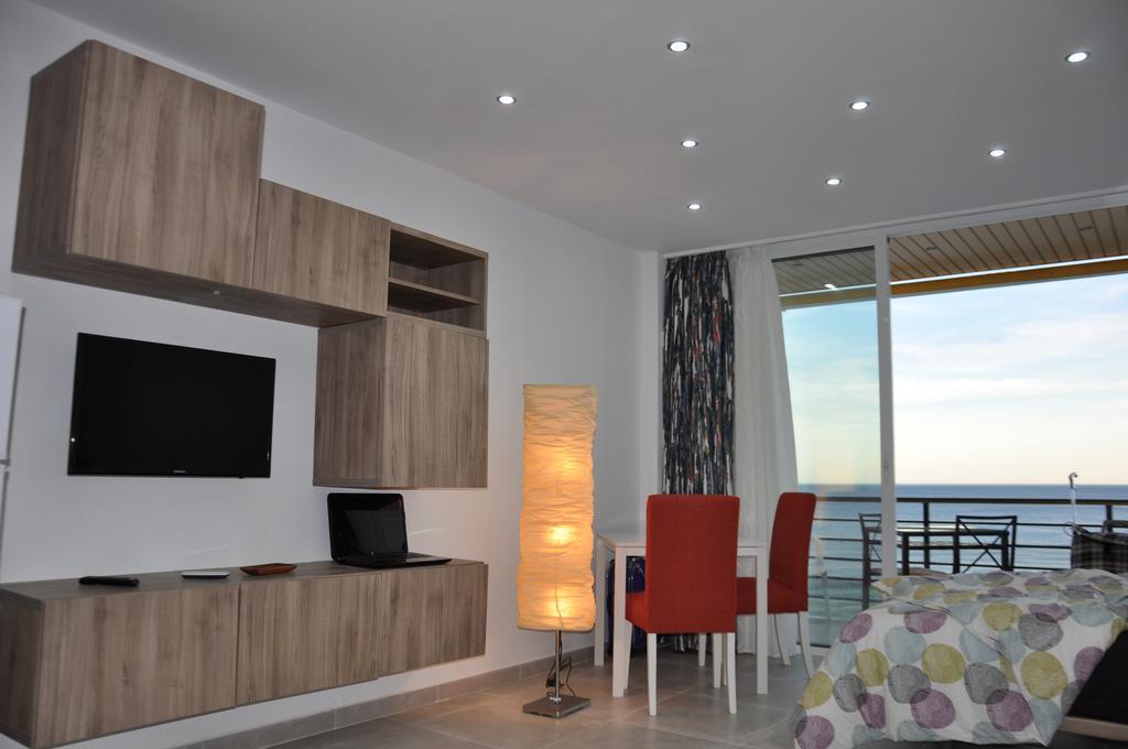 Studio Sea View Terrace 토레몰리노스 외부 사진