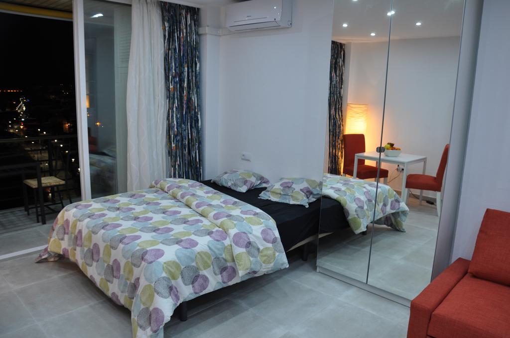 Studio Sea View Terrace 토레몰리노스 외부 사진